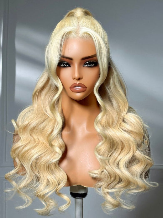 Peluca Klaiyi 613 Rubia Recta Transparente 13x4 Encaje Frontal Cuerpo Ondulado de Cabello Humano Sin Pegamento con Cuerda Invisi 180% Densidad