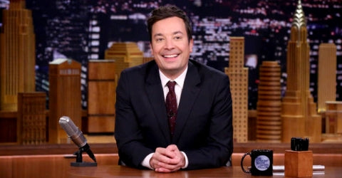 does jimmy fallon wear a wig