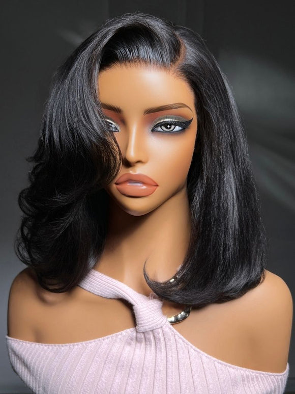 Perruque Klaiyi Balayage Brun Français 13×4, coupe au carré souple mi-longue, avec lace frontale et cordon de serrage invisible. Facile à poser.
