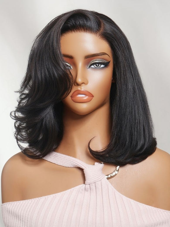 Perruque Klaiyi Balayage Brun Français 13×4, coupe au carré souple mi-longue, avec lace frontale et cordon de serrage invisible. Facile à poser.