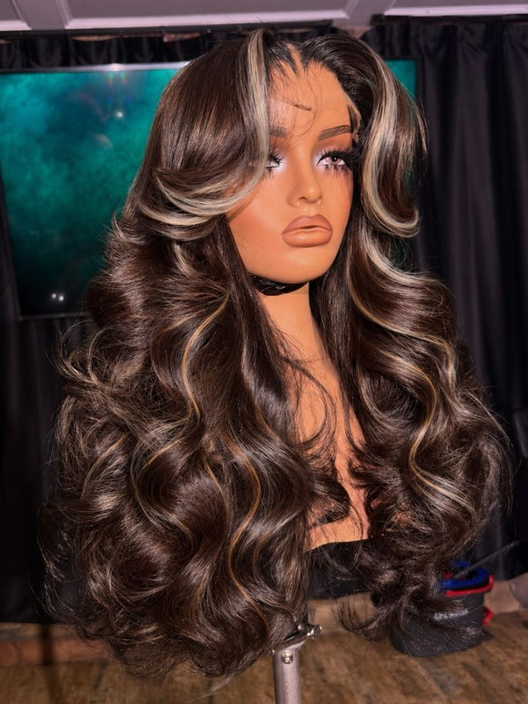 Perruque Klaiyi Ombre Brown Balayage Highlight Body Wave 7x5 Bye Bye Knots, précolorée, sans colle, en cheveux humains et dentelle. 